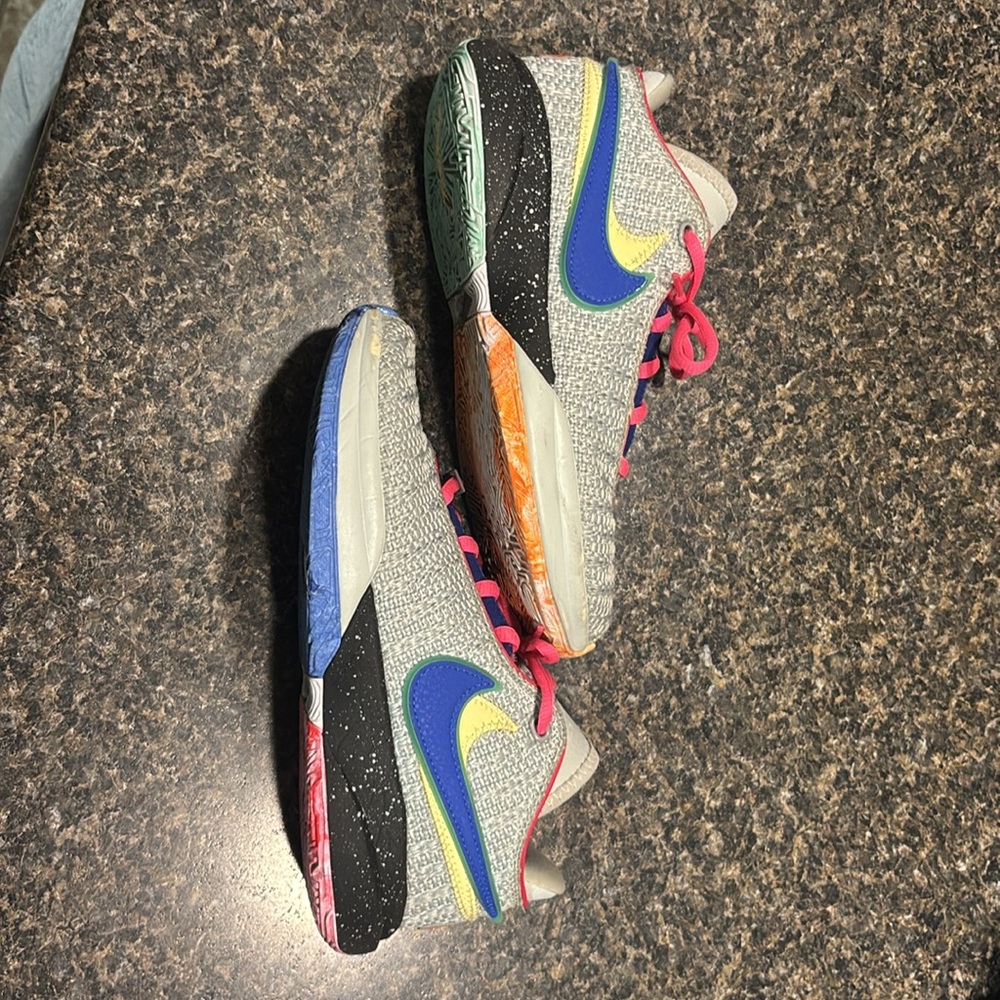 Nike LeBron 20 boys basketball shoes. In excellent condition